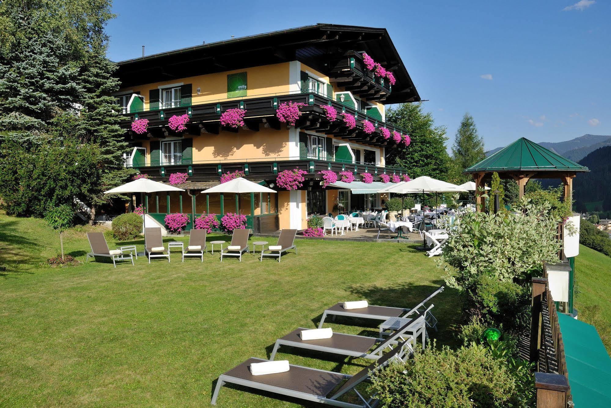 Hotel Eva,Garden Saalbach-Hinterglemm Zewnętrze zdjęcie
